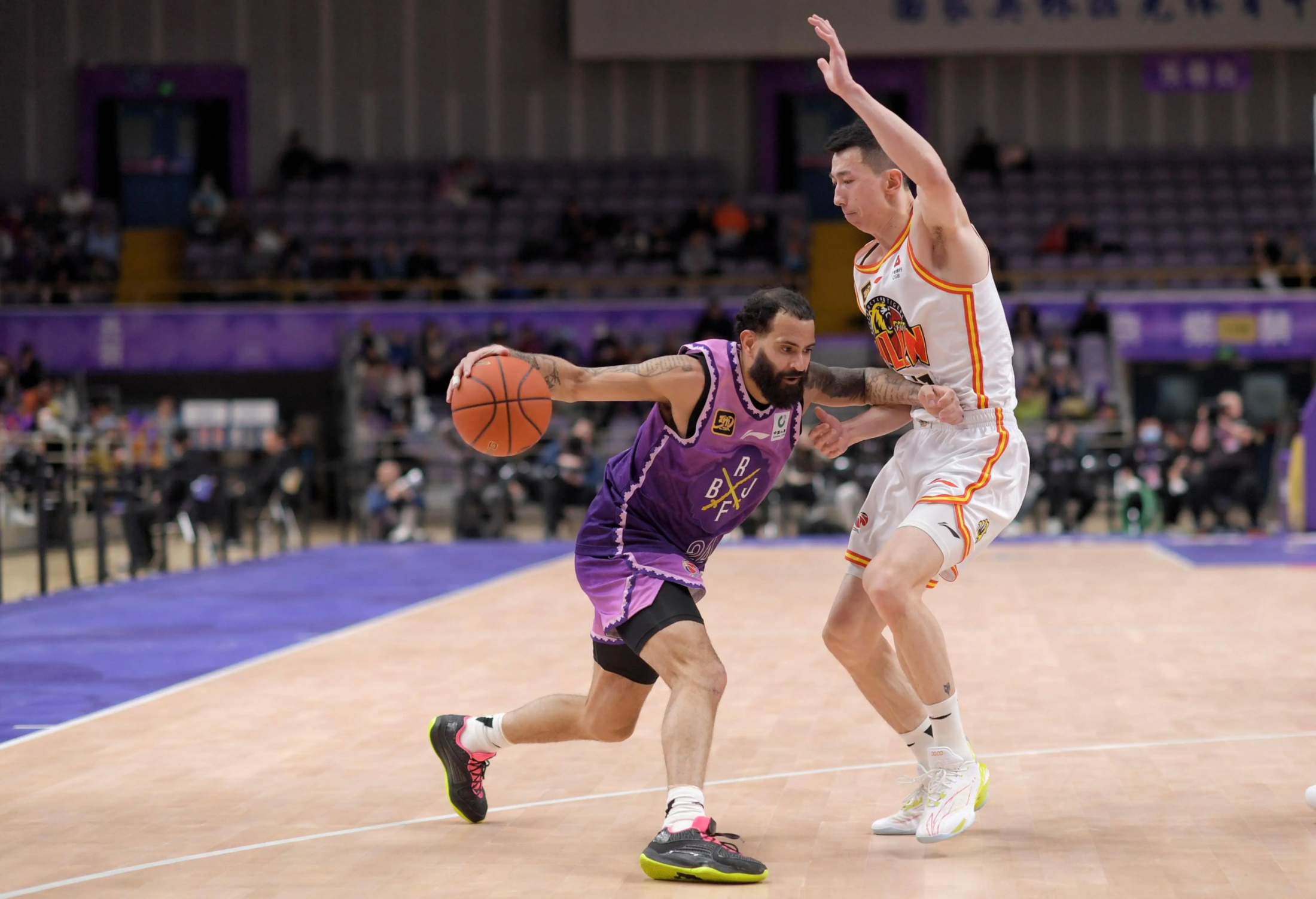 九游官网入口充值-关于赛地聚焦：NBA常规赛今晨热度飙升，辽宁本钢篮板制胜，更衣室稳定，年轻球员得到机会的信息